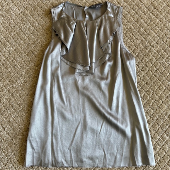 Vince Silver Ruffle tank XS